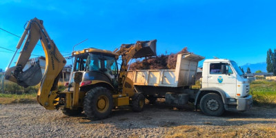 Limpieza en calles 30 de Abril y Los Rifleros.