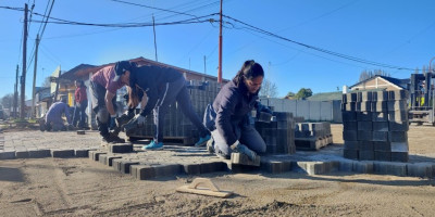 Finalizan los trabajos de adoquinado sobre la calle Juan Manuel de Rosas