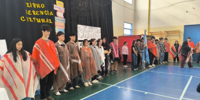 Apertura de la 3° Feria del Libro en la Escuela N° 705 de Trevelin. Apertura de la 3° Feria del Libro en la Escuela N° 705 de Trevelin.
