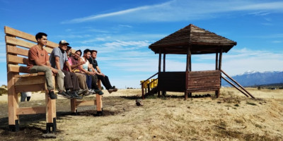 Instalaron un banco gigante en el mirador Trevelin