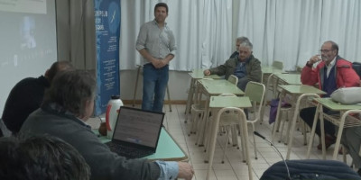 Charla sobre el valor de los bosques nativos. Charla sobre el valor de los bosques nativos.