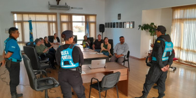 El Concejo Deliberante de Trevelin destacó la función social que cumple la Policía Comunitaria. El Concejo Deliberante de Trevelin destacó la función social que cumple la Policía Comunitaria.