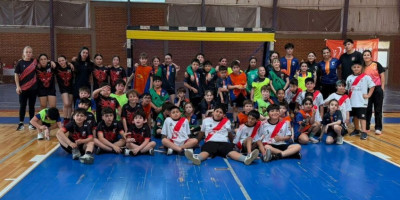 El mini handball de Trevelin presente en Esquel.