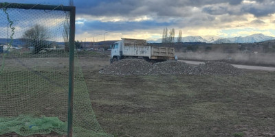 El Municipio avanza en los trabajos de suelo para la cancha del Club San Patricio.