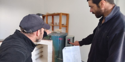 La Municipalidad de Trevelin acompañó la reparación del horno de cerámica de la Escuela N° 531. La Municipalidad de Trevelin acompañó la reparación del horno de cerámica de la Escuela N° 531.