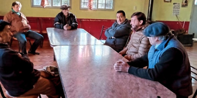Lago Rosario - Sierra Colorada Ingram se reunió con la comisión ancestral