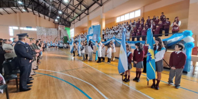Multitudinaria Promesa de Lealtad: 15 años del Acto Comunitario en Trevelin.