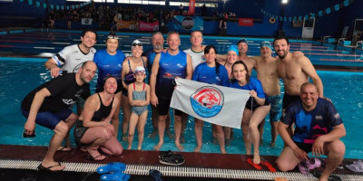 Natación. El equipo máster de Trevelin participó del torneo sprint en Esquel.