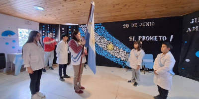 Promesa a la Bandera Escuela N° 208 Sierra Colorada.