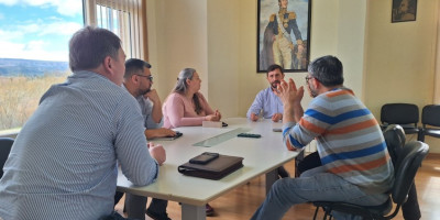 Reunión entre el intendente Héctor Ingram y concejales del bloque PJ Arriba Chubut.