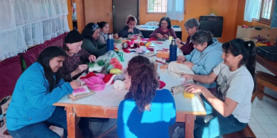 Taller de fieltro en el Centro Comunitario del Barrio Malvinas.
