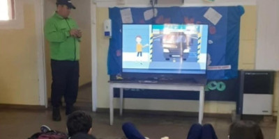 Charla sobre Seguridad Vial en la Escuela Bilingüe "Puerta del Sol".