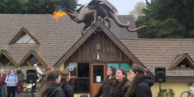 Trevelin celebró el 5° aniversario del Draig Goch con música, danzas y una gran fiesta en la Plaza Coronel Fontana.
