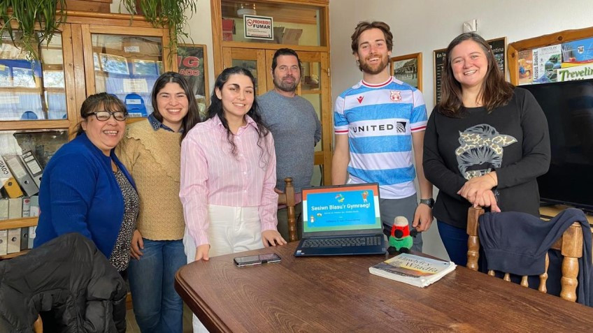 Capacitación en idioma galés en la Oficina de Turismo de Trevelin.