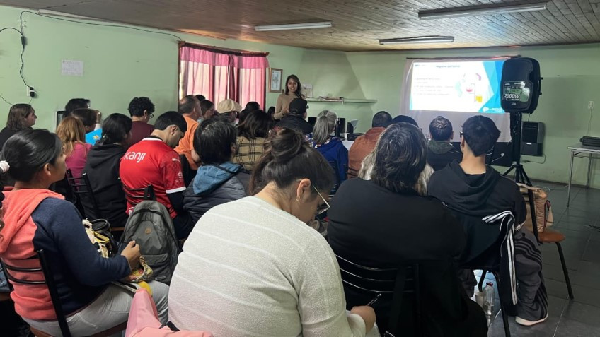 Curso de Manipulación Segura de Alimentos en Aldea Escolar.