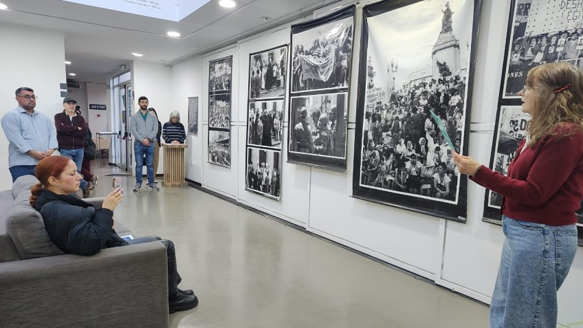 Derechos Humanos. Ingram participó de la apertura de nuestra fotográfica.