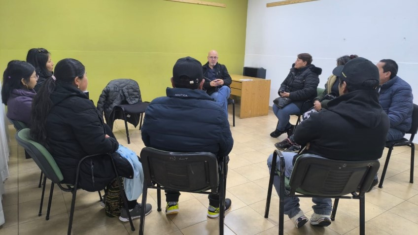 El Secretario de Cultura se reunió con miembros de la Colectividad Boliviana.