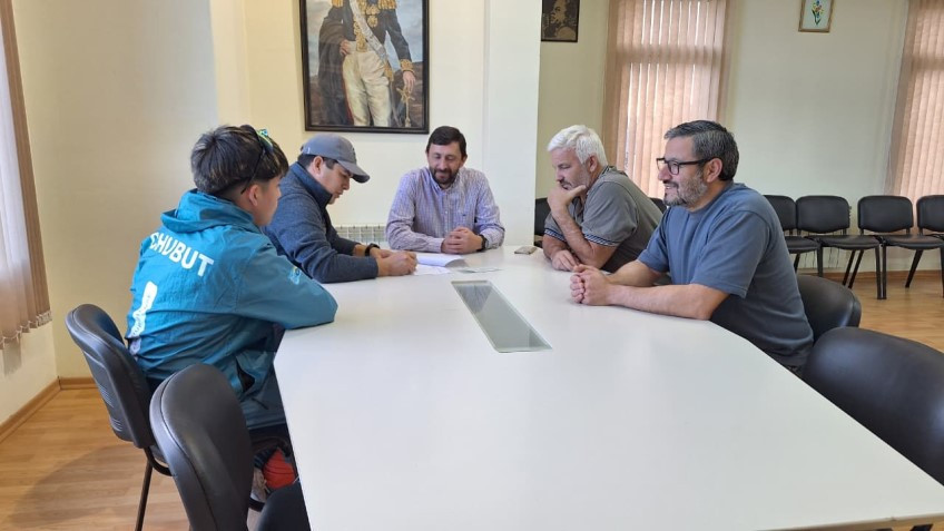 La Municipalidad de Trevelin acompaña a deportista local rumbo al Campeonato Argentino de Rally.