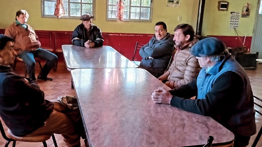 Lago Rosario - Sierra Colorada Ingram se reunió con la comisión ancestral