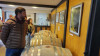 Ingram participó de la inauguración de la muestra Arte y Vino.